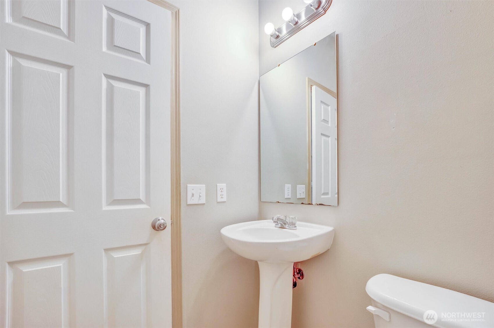 2426 Stafford Way Property Photo 9