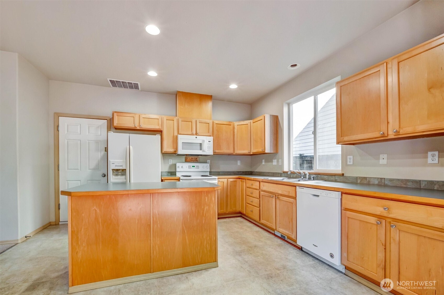 2426 Stafford Way Property Photo 15