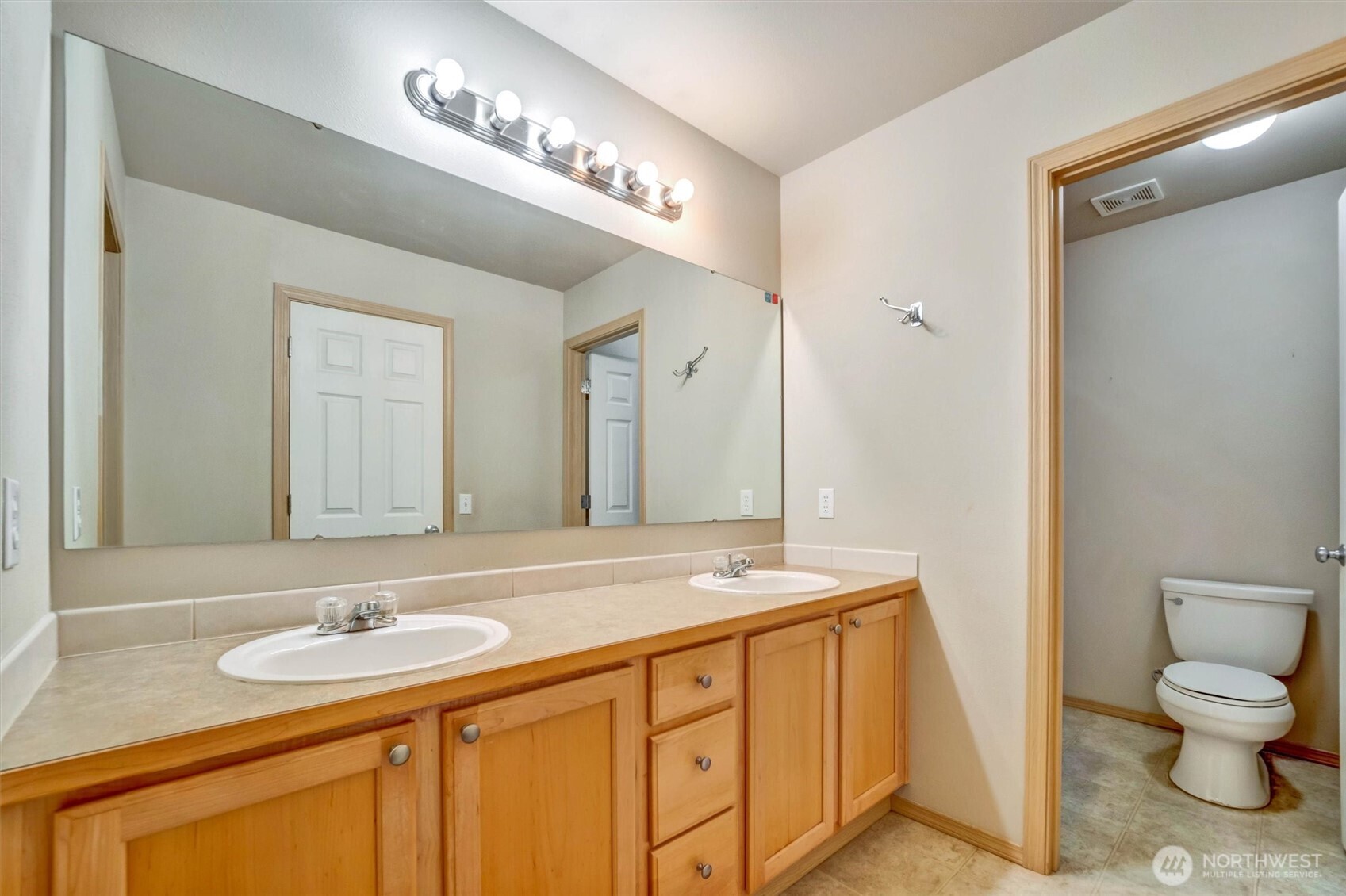 2426 Stafford Way Property Photo 25
