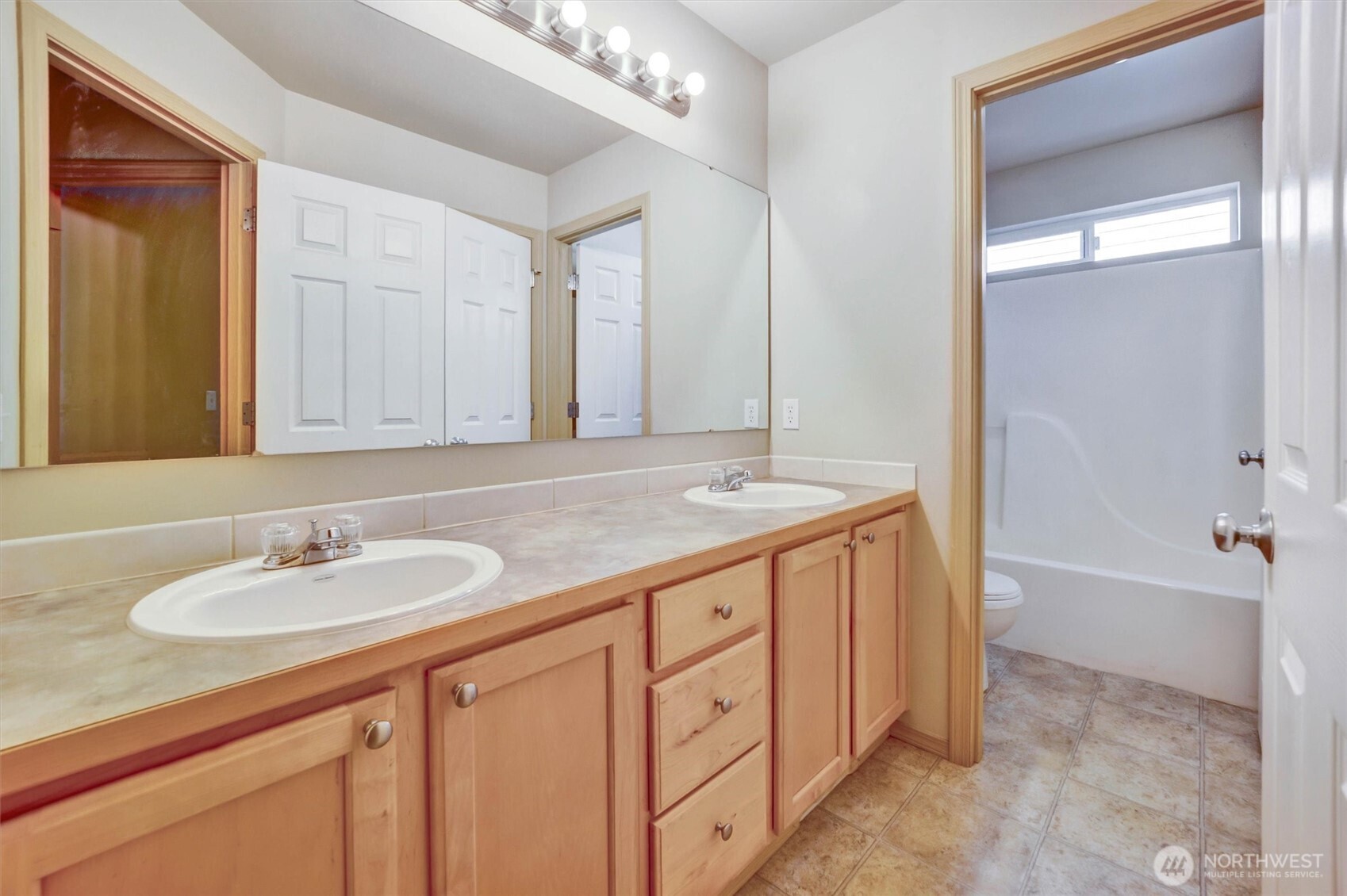 2426 Stafford Way Property Photo 32