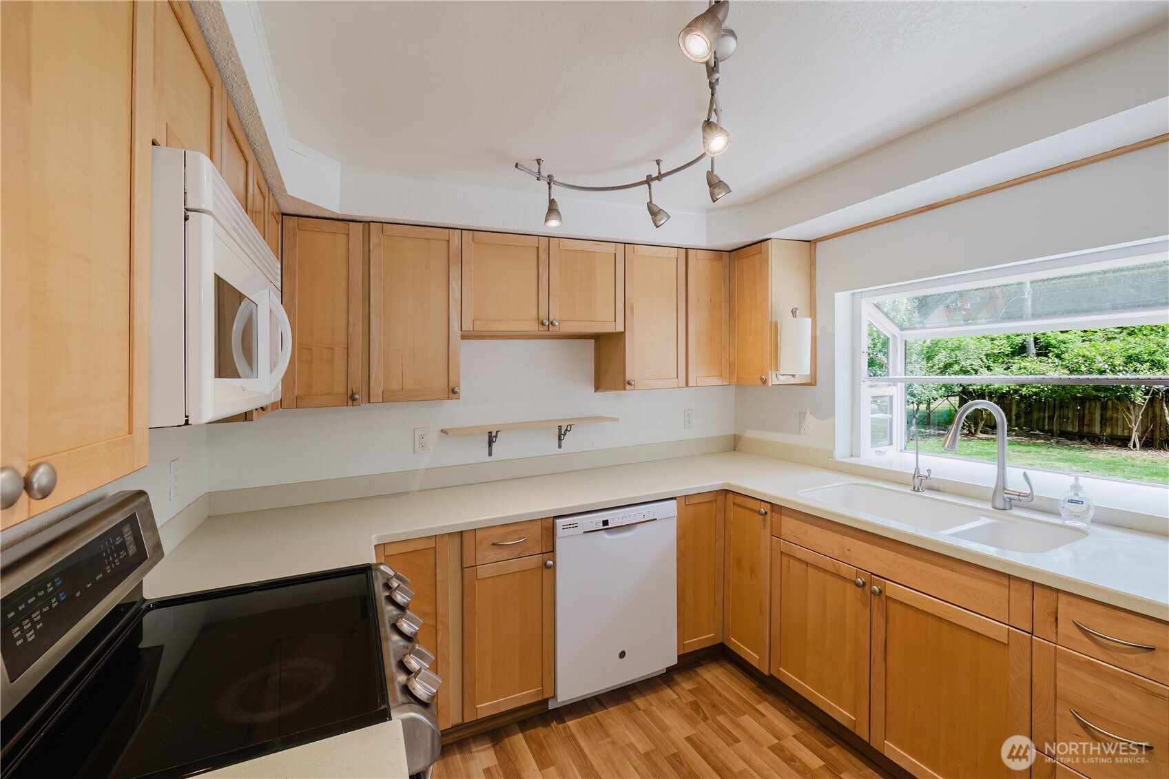 4014 Silver Lane Property Photo 13