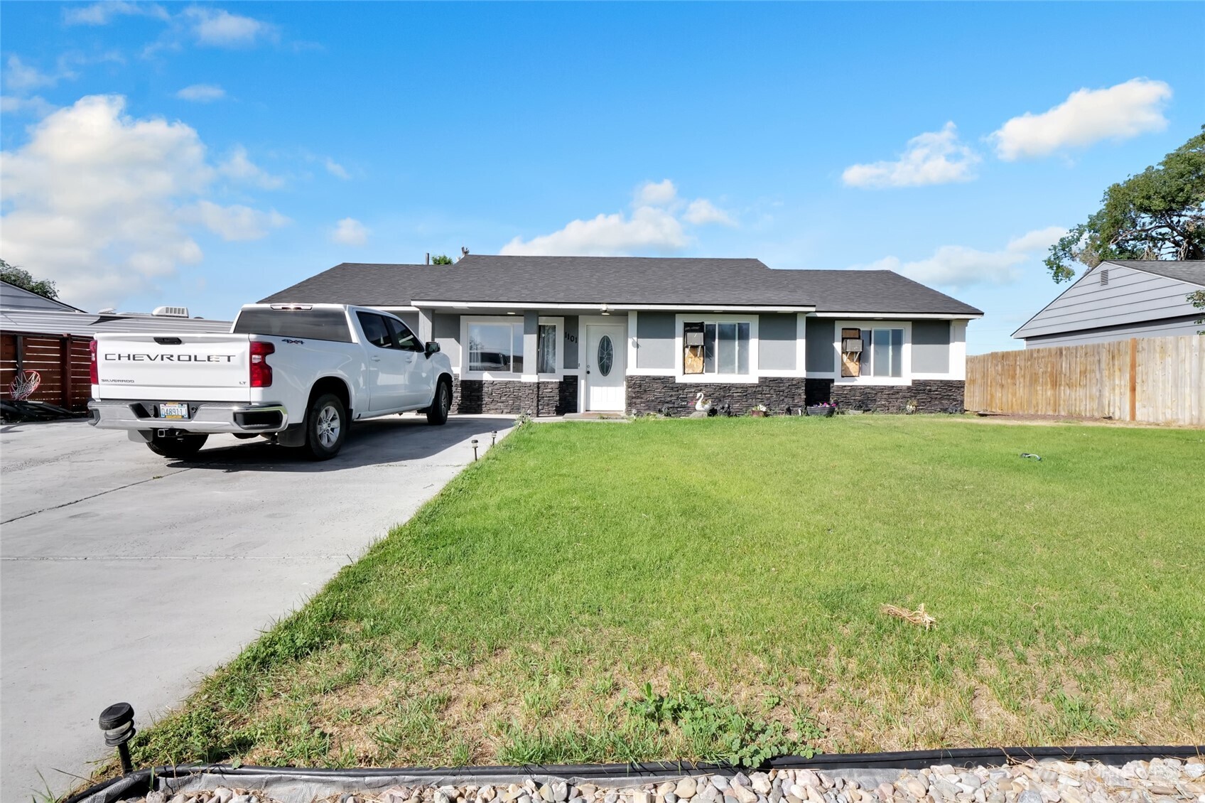 1101 Arnold Drive Property Photo 1
