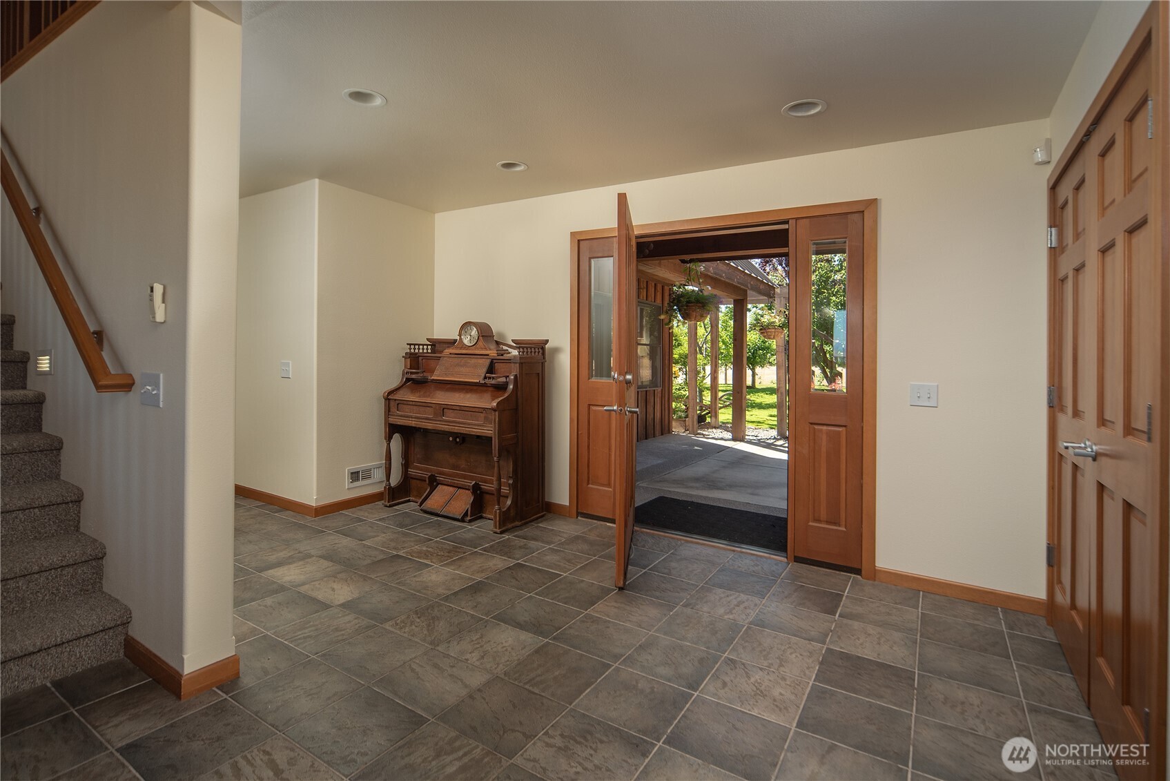 4405 Cove Road Property Photo 4