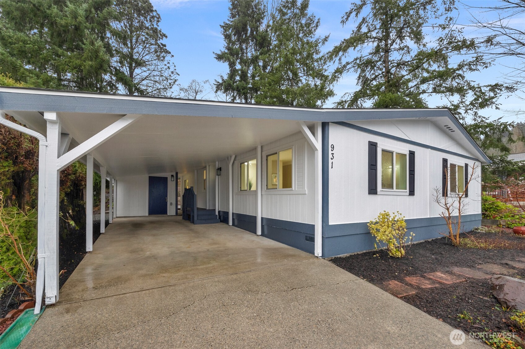931 236th Place Property Photo 3