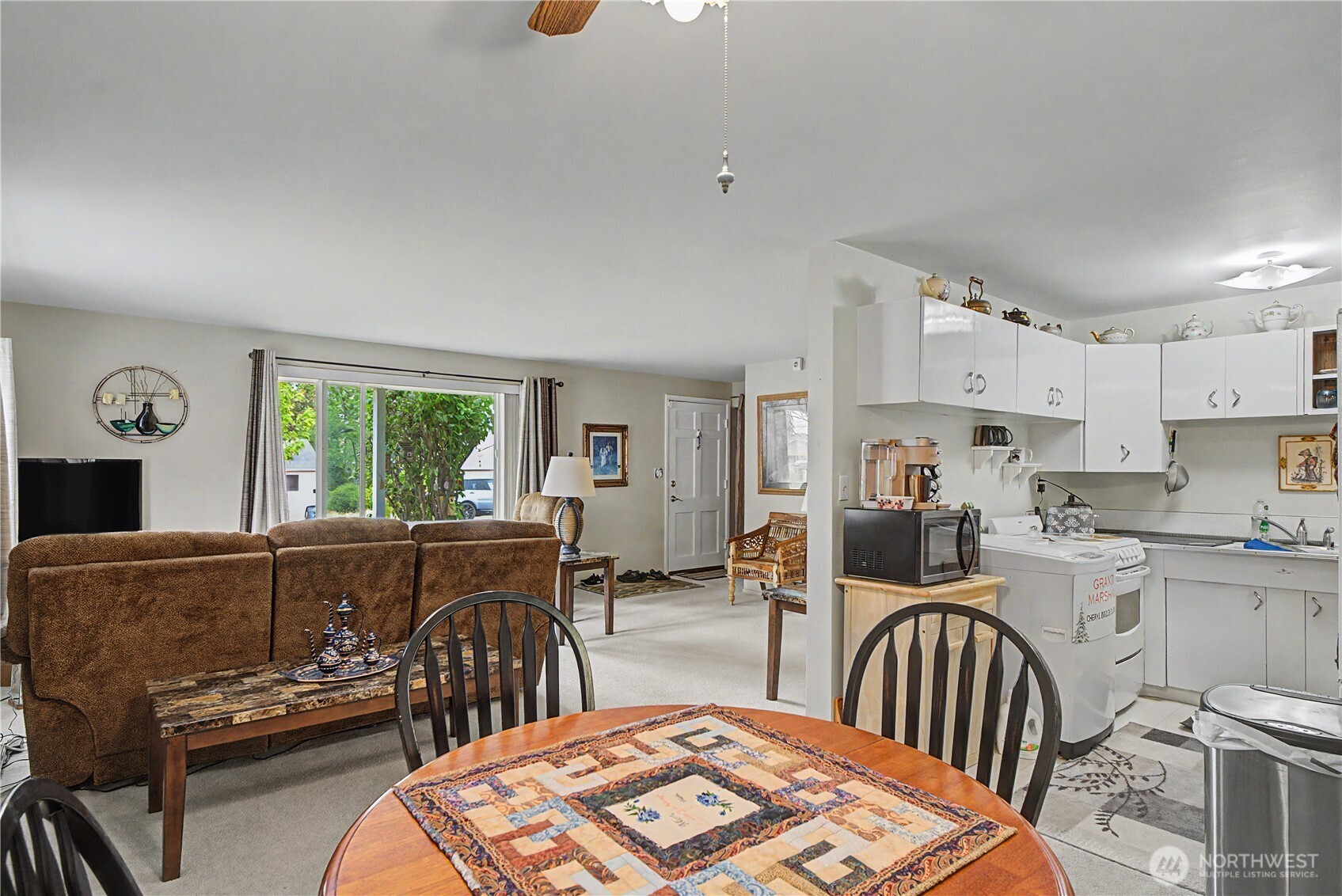 709 S Hawthorne Drive Property Photo 8
