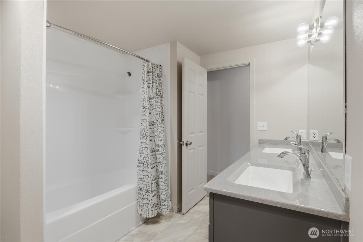 8272 Ne Snowberry Loop Property Photo 13