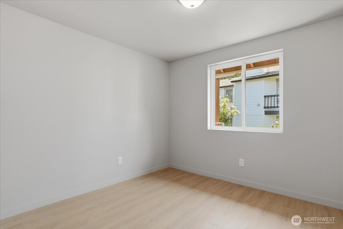 8272 Ne Snowberry Loop Property Photo 14