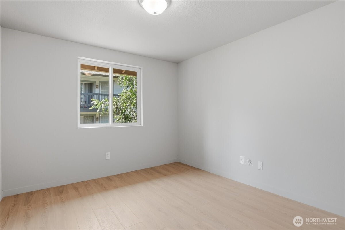 8272 Ne Snowberry Loop Property Photo 15
