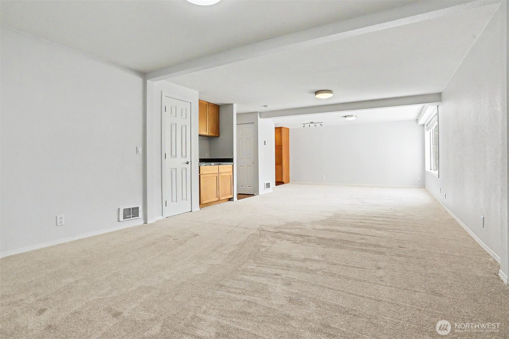 14300 32nd Avenue 107 Property Photo 14