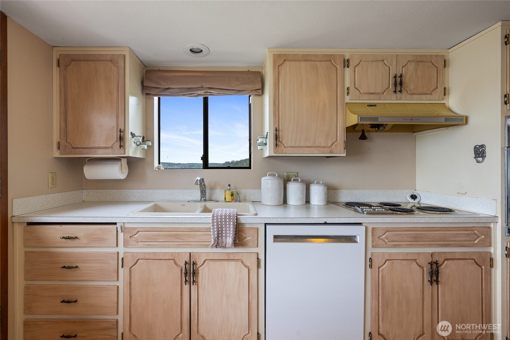 3740 E State Route 302 Property Photo 14