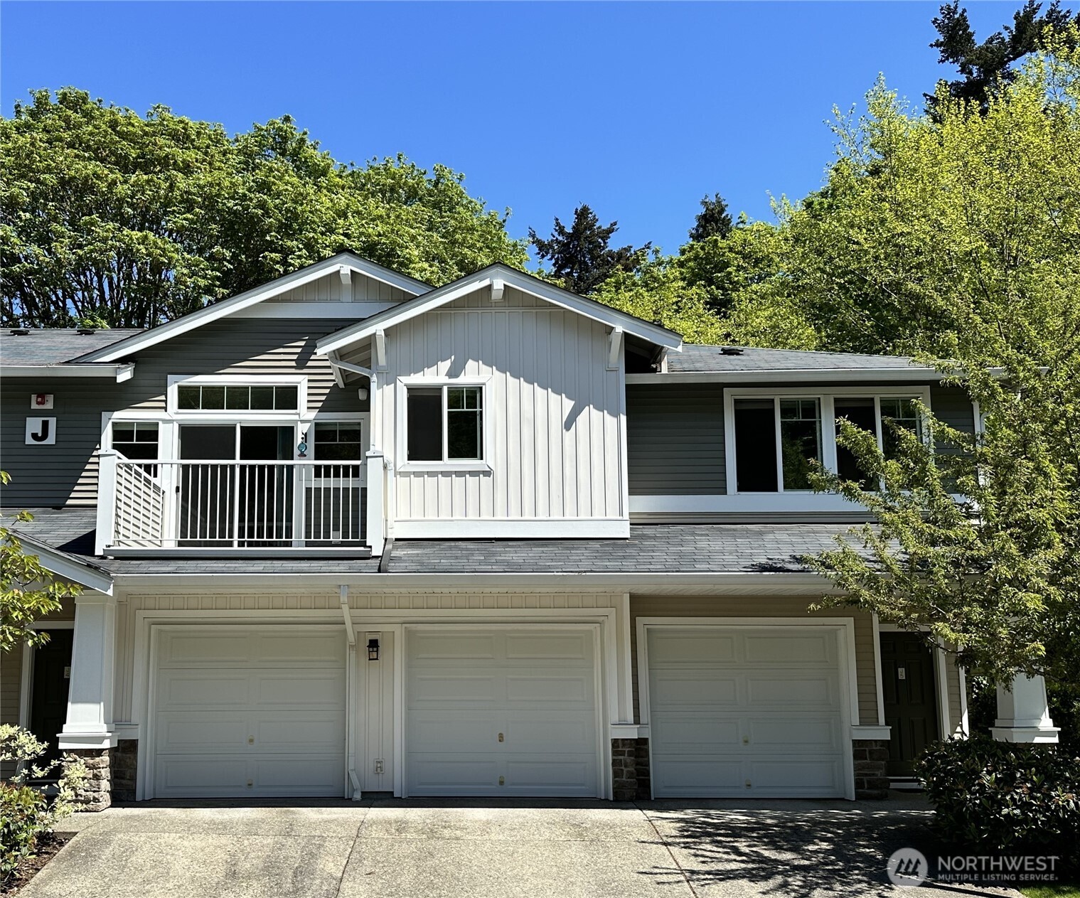 21048 40th Place J-4 Property Photo 1