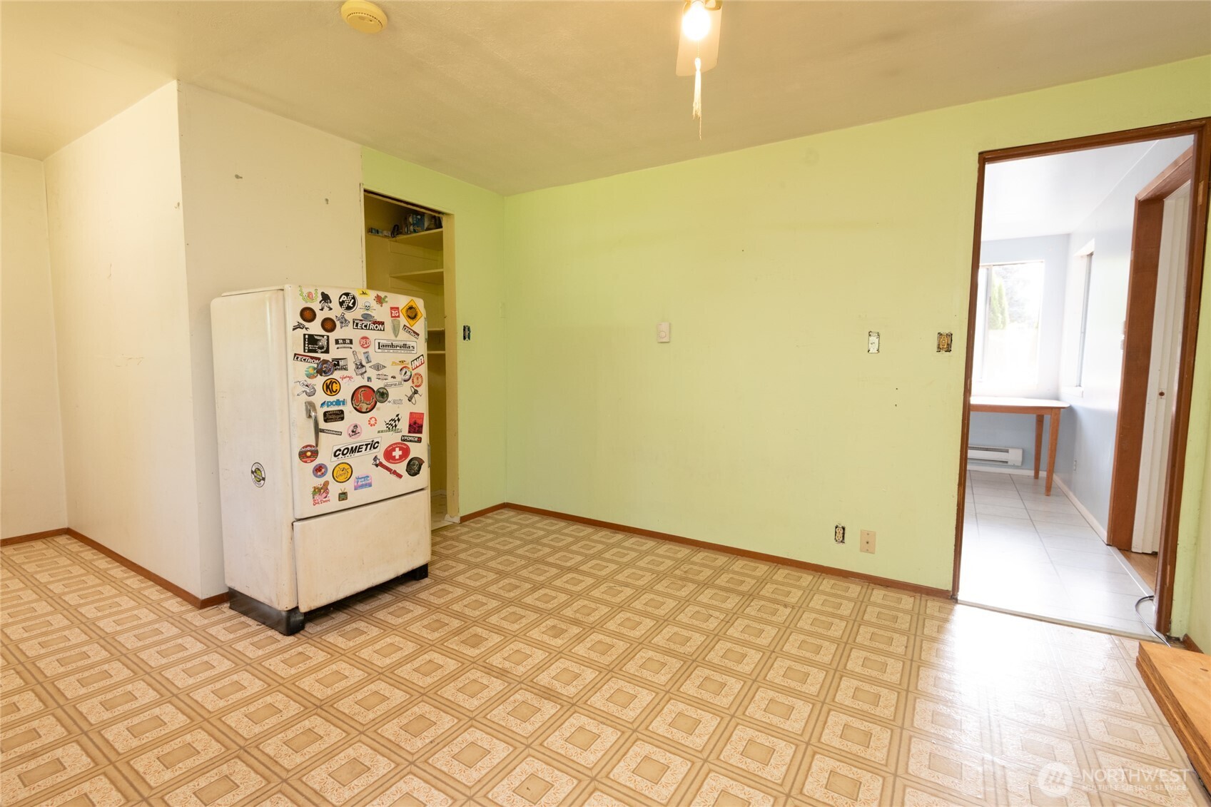 14808 Larch Way Property Photo 11