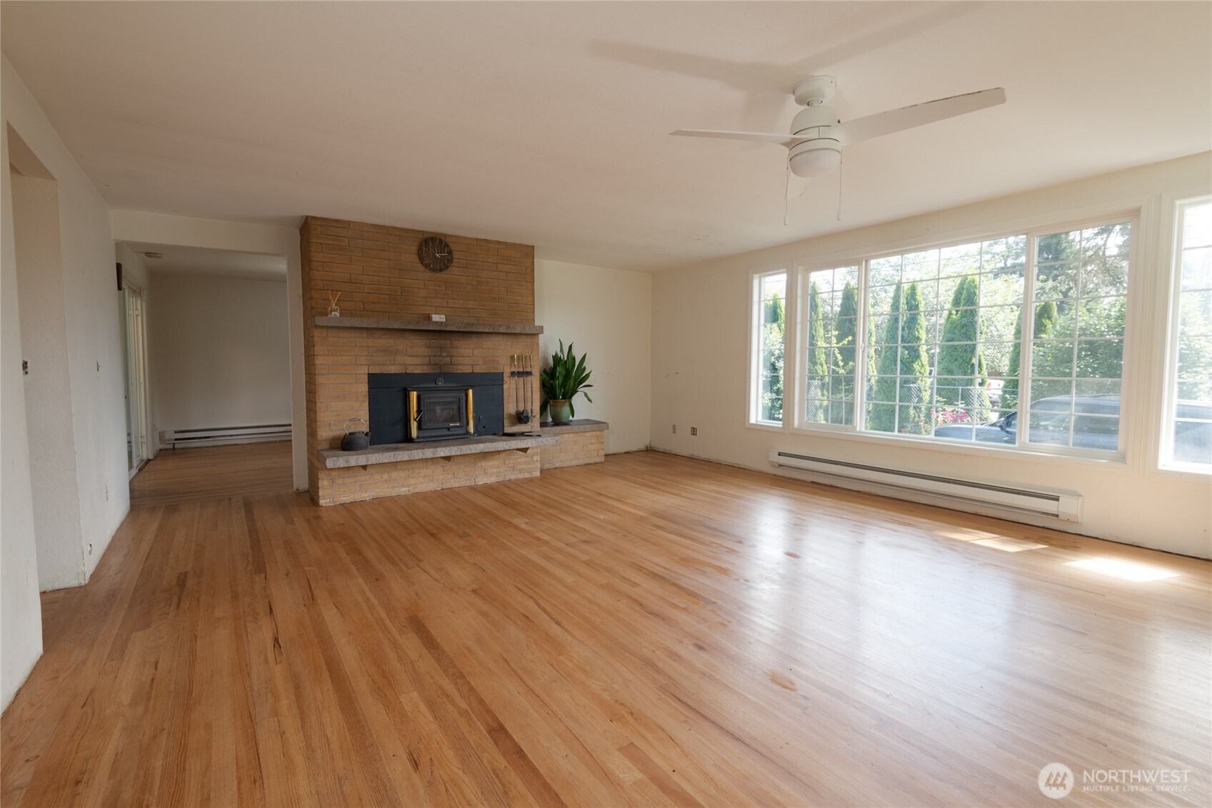 14808 Larch Way Property Photo 14