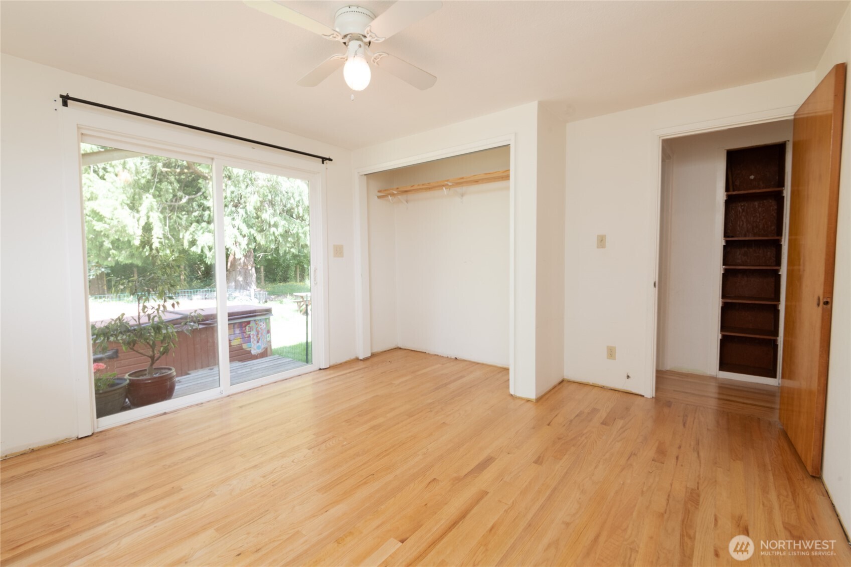 14808 Larch Way Property Photo 21