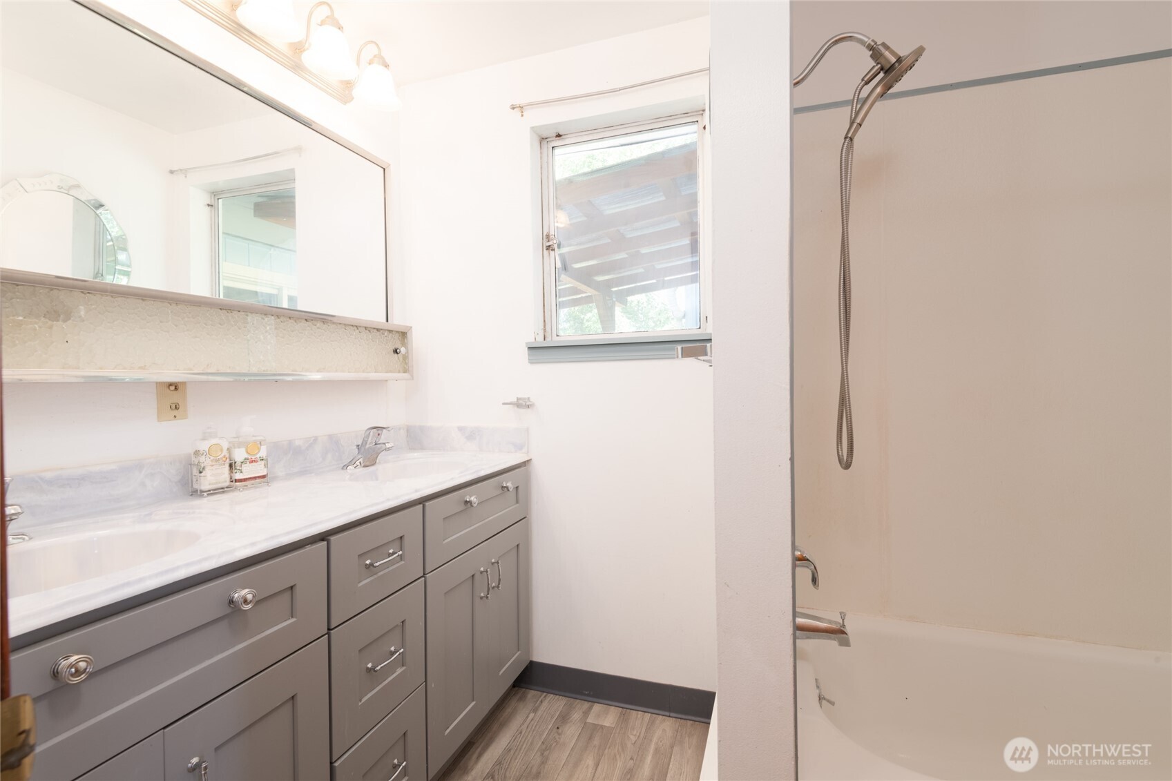 14808 Larch Way Property Photo 22