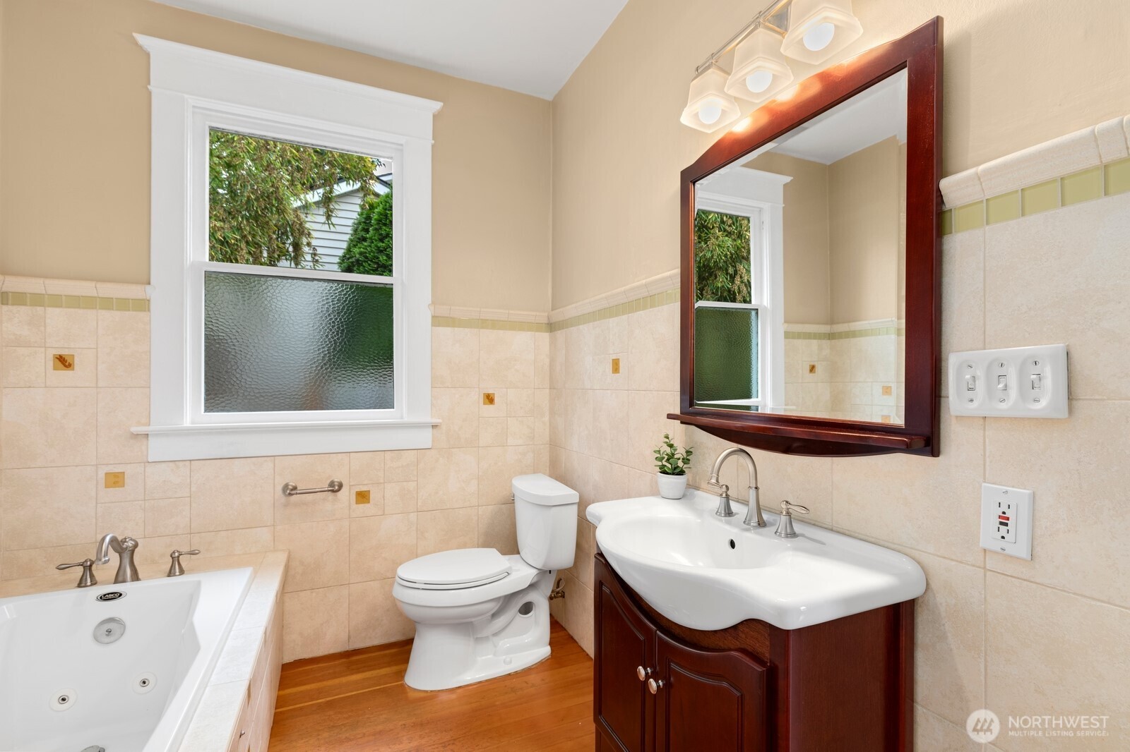4611 34th Avenue Property Photo 16
