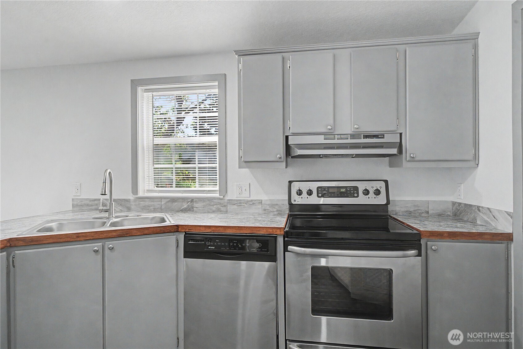 18518 Road 8.5 Property Photo 16