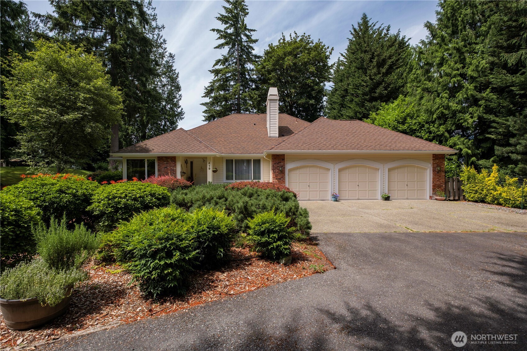 419 212th Avenue Property Photo 1