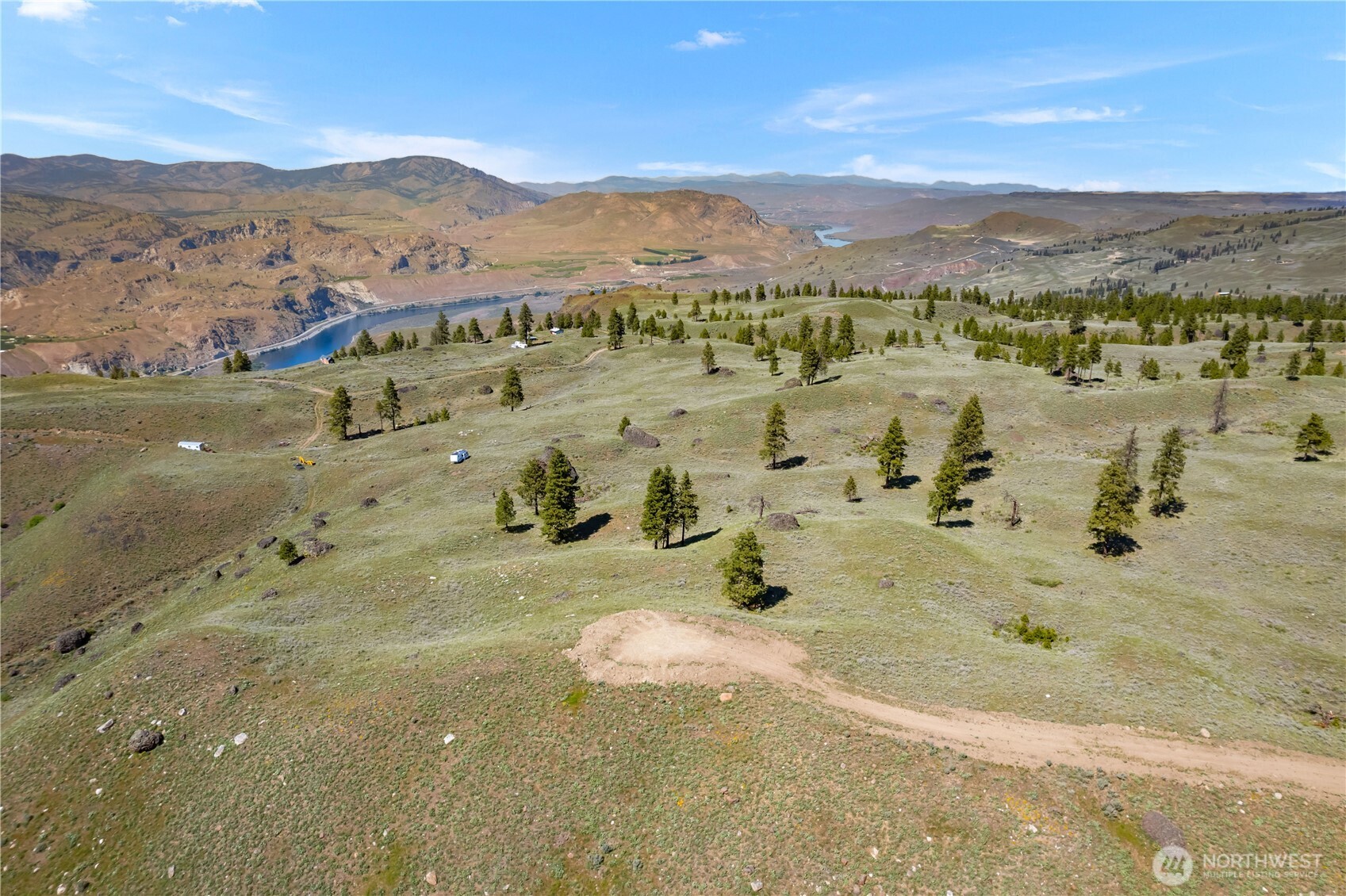12 Columbia River Bluffs Road Property Photo 2