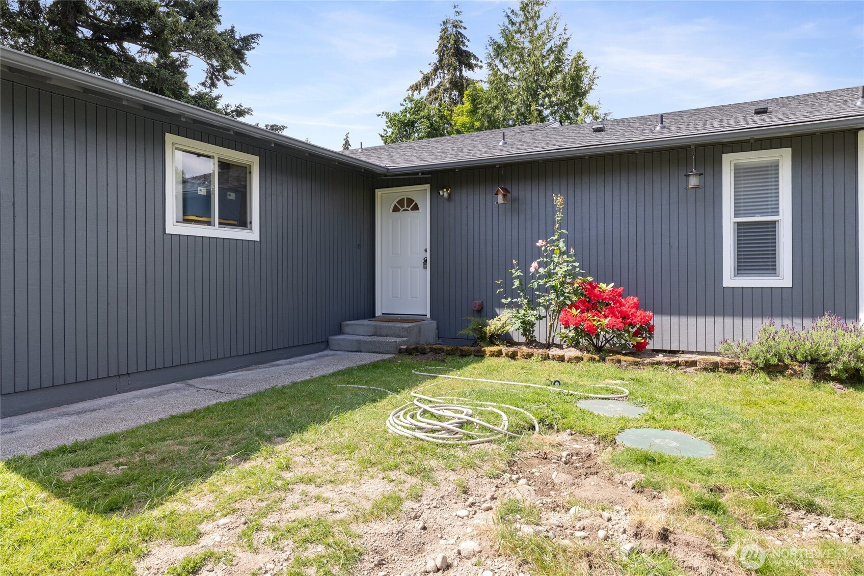 6616 6618 51st Avenue Property Photo 3