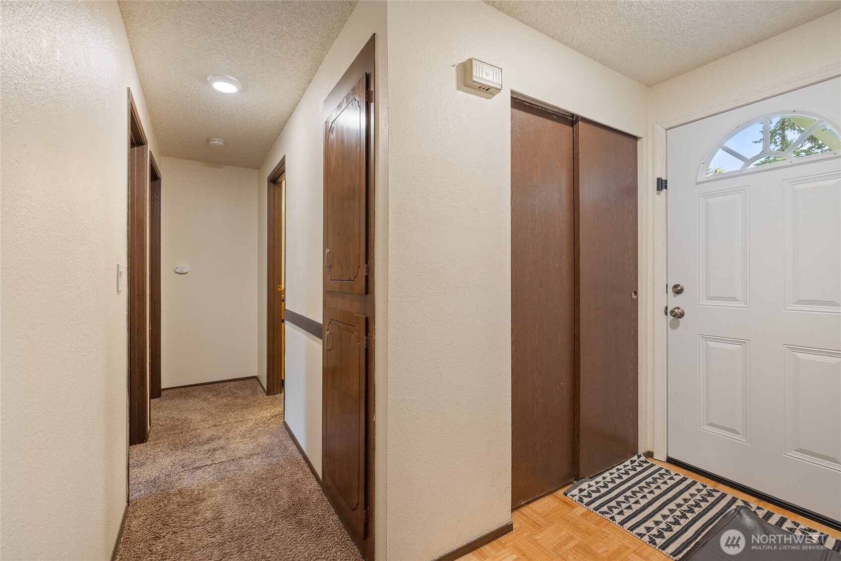 6616 6618 51st Avenue Property Photo 4