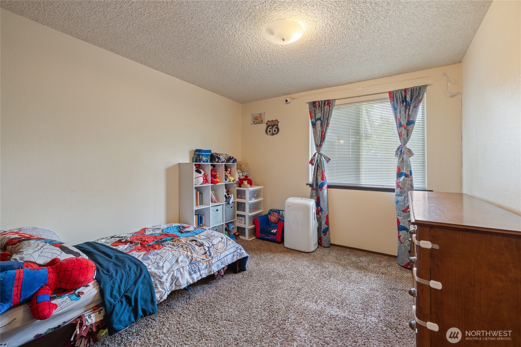 6616 6618 51st Avenue Property Photo 9