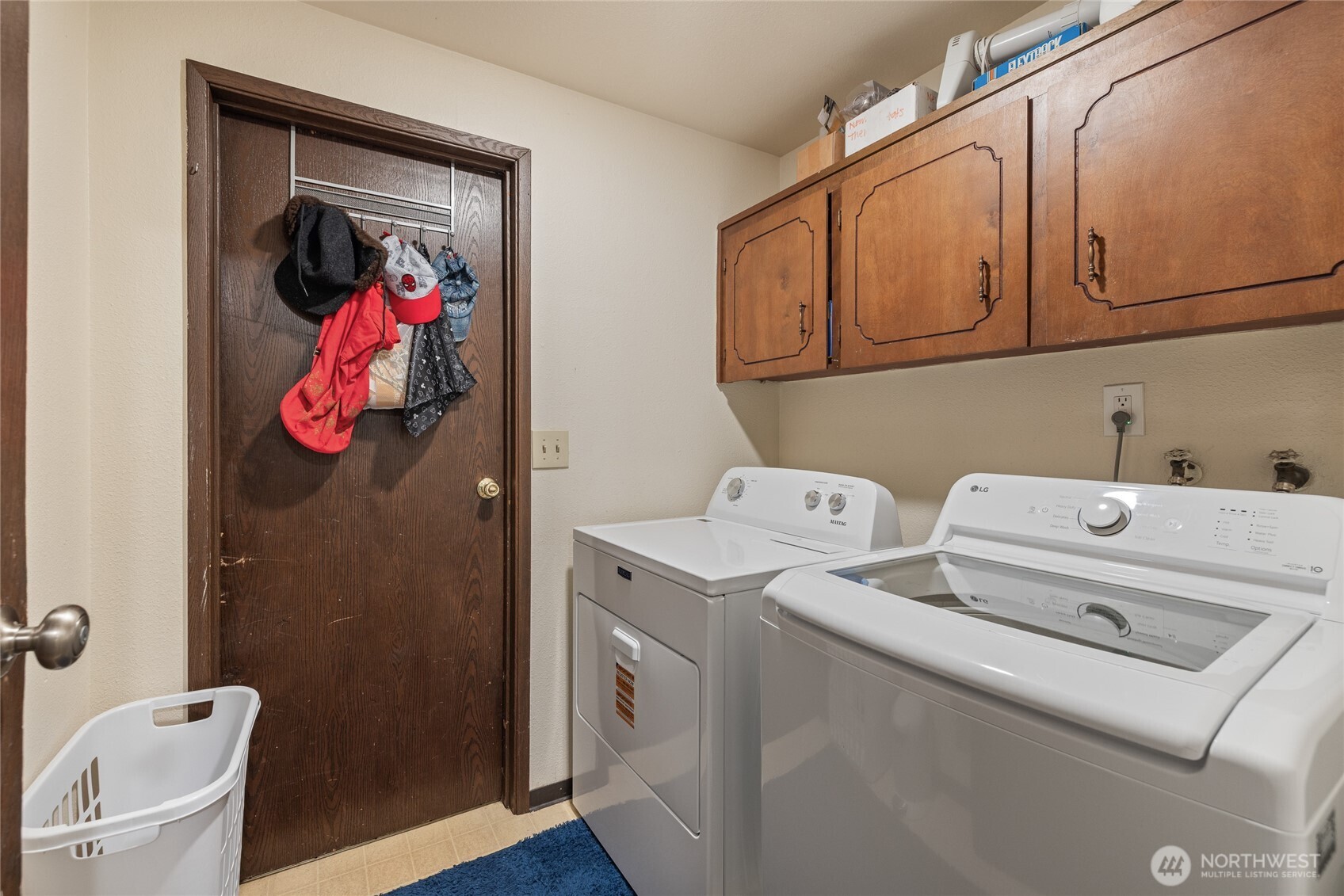 6616 6618 51st Avenue Property Photo 15
