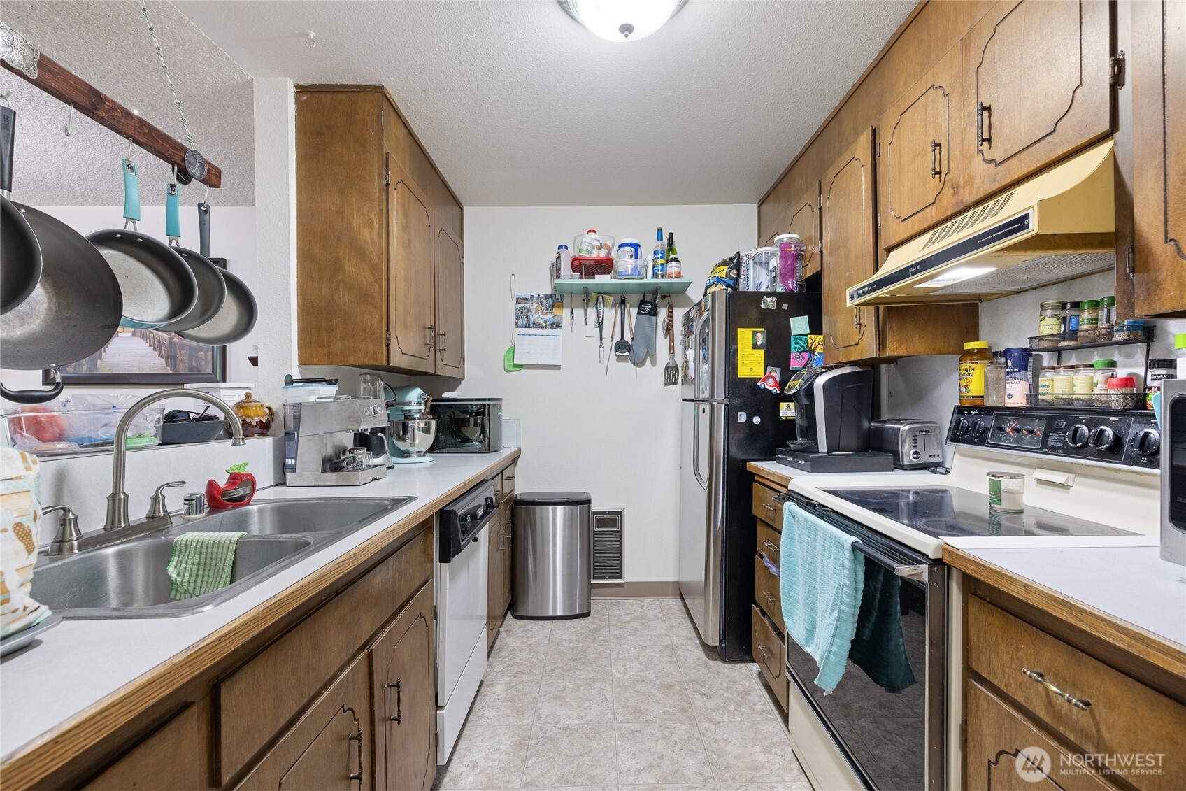 6616 6618 51st Avenue Property Photo 22