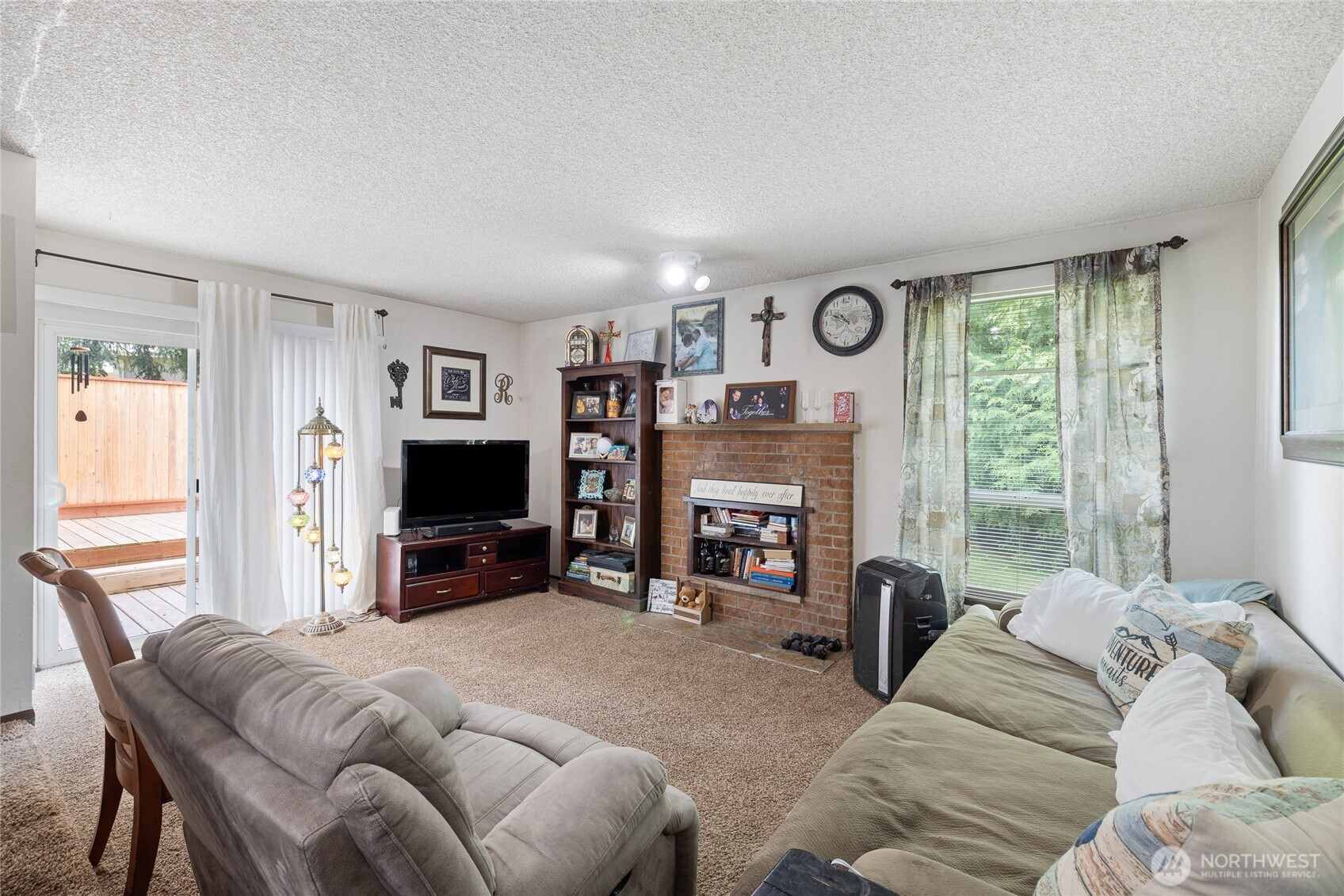 6616 6618 51st Avenue Property Photo 23