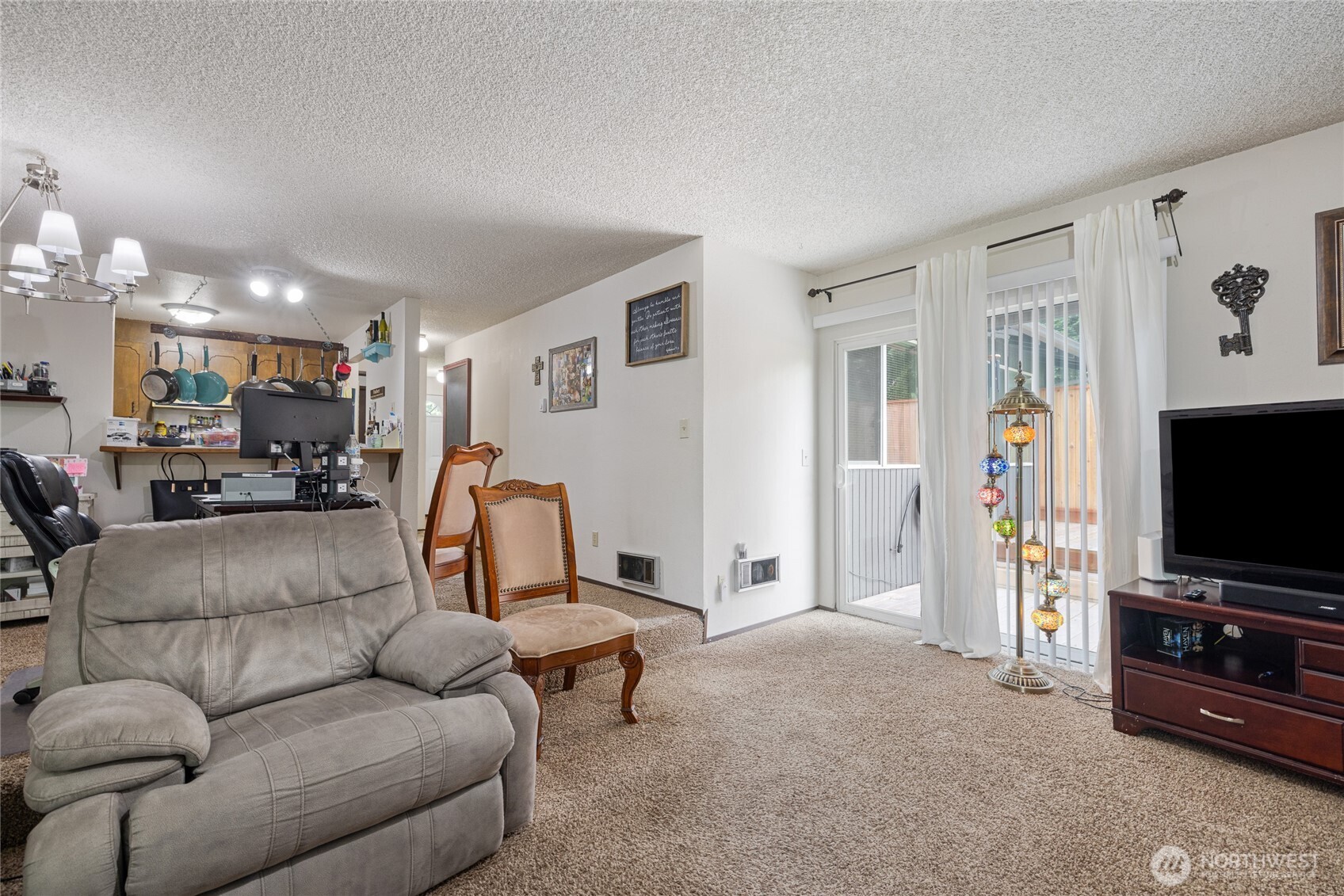 6616 6618 51st Avenue Property Photo 24