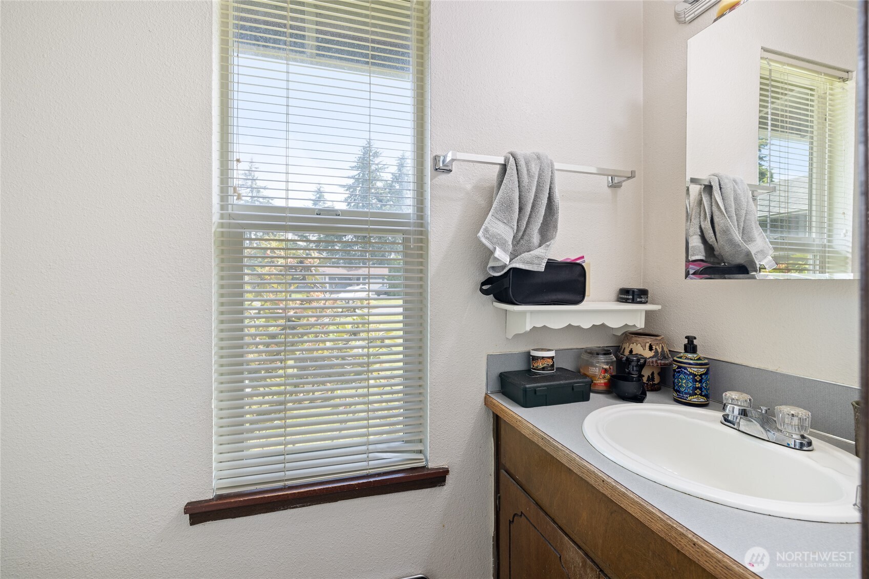 6616 6618 51st Avenue Property Photo 30