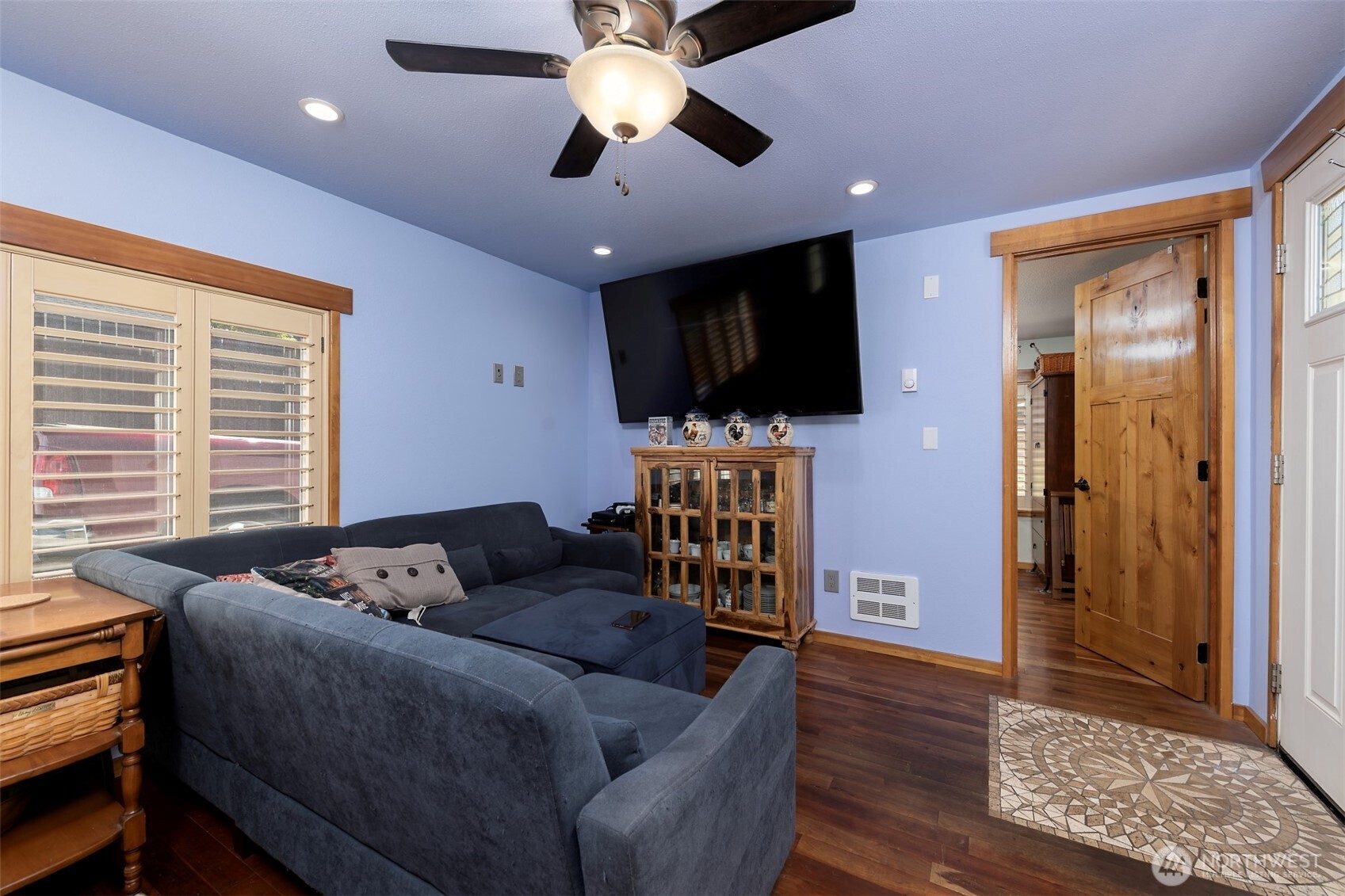 302 E Oak Street Property Photo 13