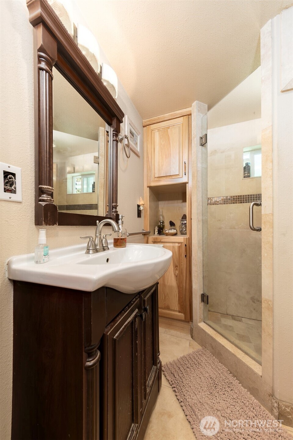 302 E Oak Street Property Photo 19