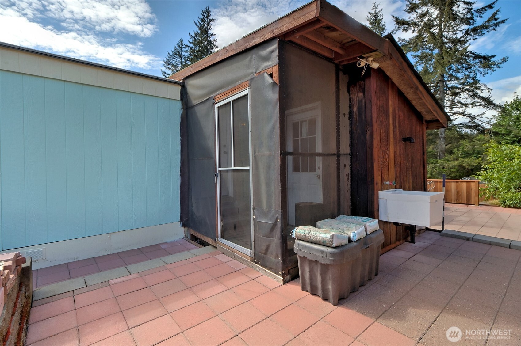 302 E Oak Street Property Photo 30