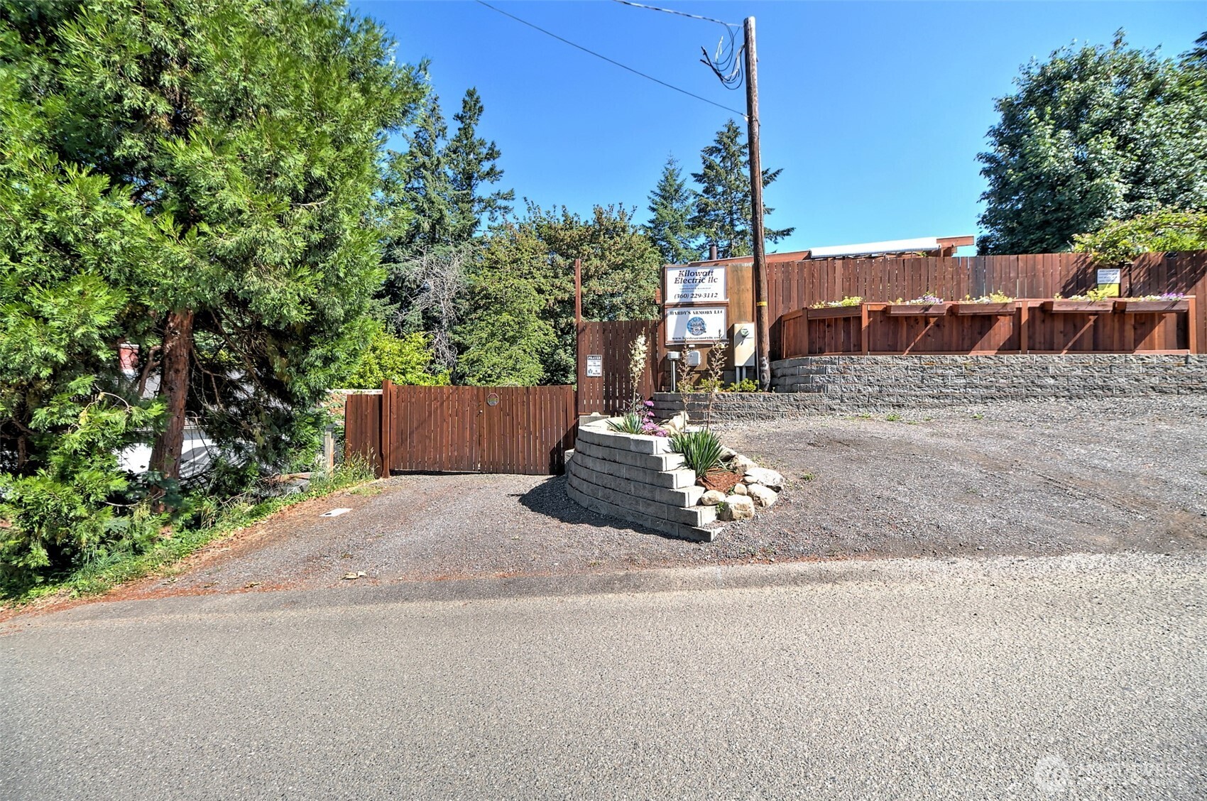 302 E Oak Street Property Photo 40