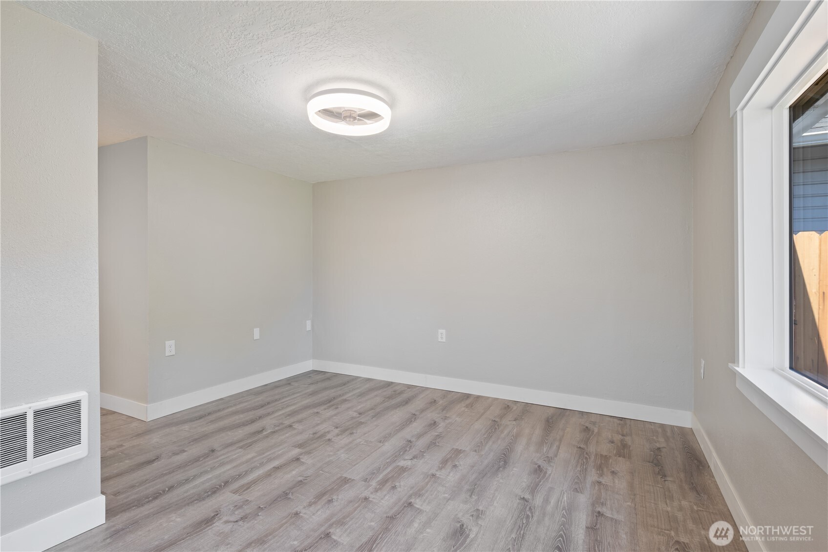 325 23rd Avenue Property Photo 8