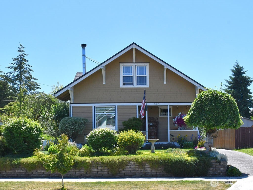 673 Sw Chehalis Avenue Property Photo 2