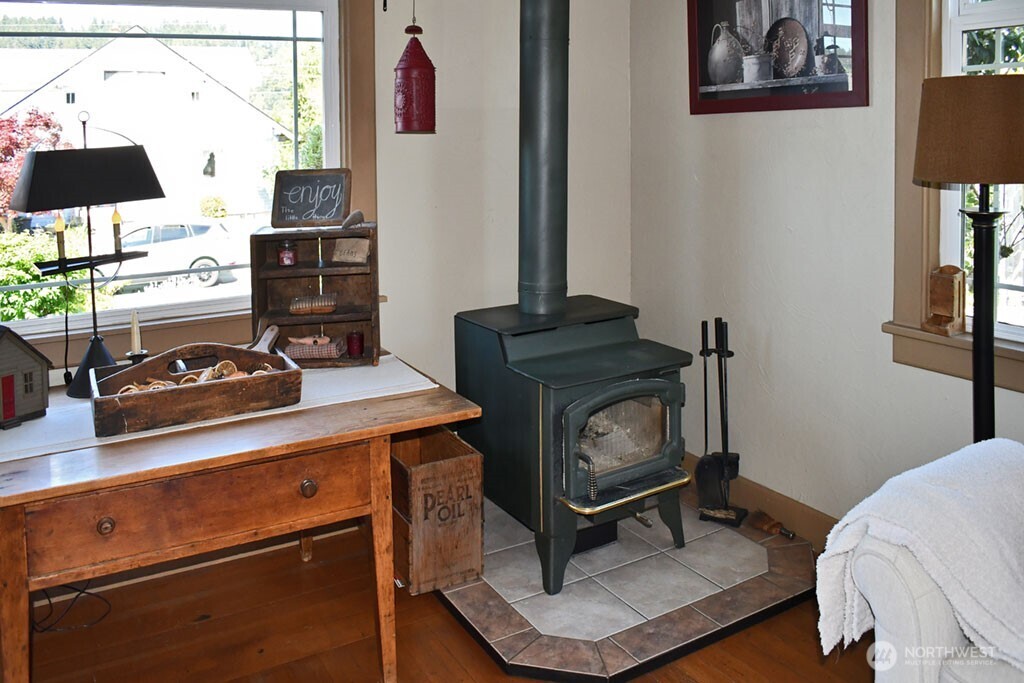 673 Sw Chehalis Avenue Property Photo 6