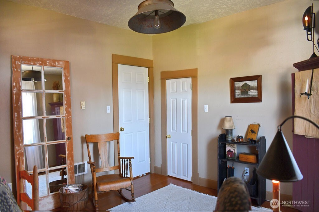 673 Sw Chehalis Avenue Property Photo 17