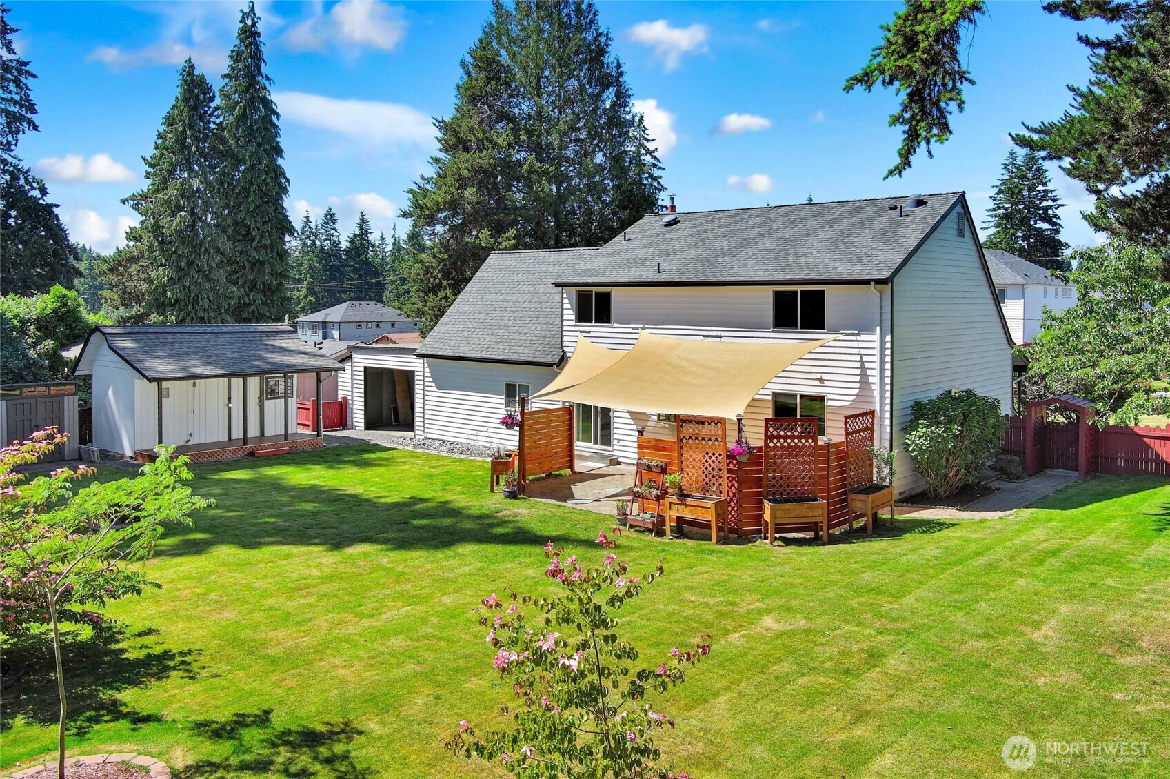 122 Bellflower Road Property Photo 4