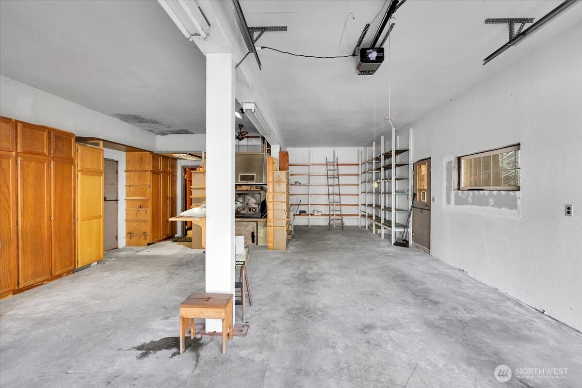 17049 Lake Point Drive Property Photo 27