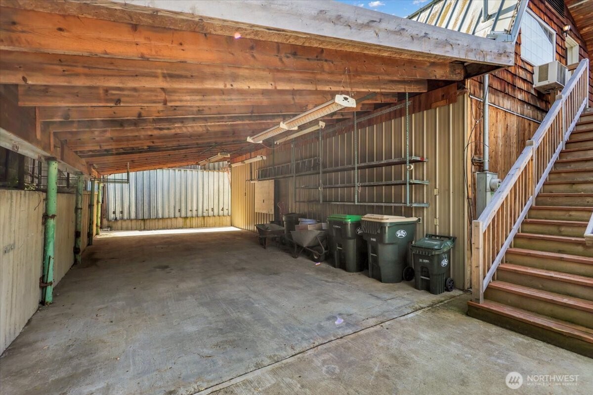17049 Lake Point Drive Property Photo 30