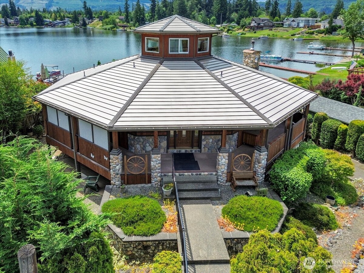 17049 Lake Point Drive Property Photo 38