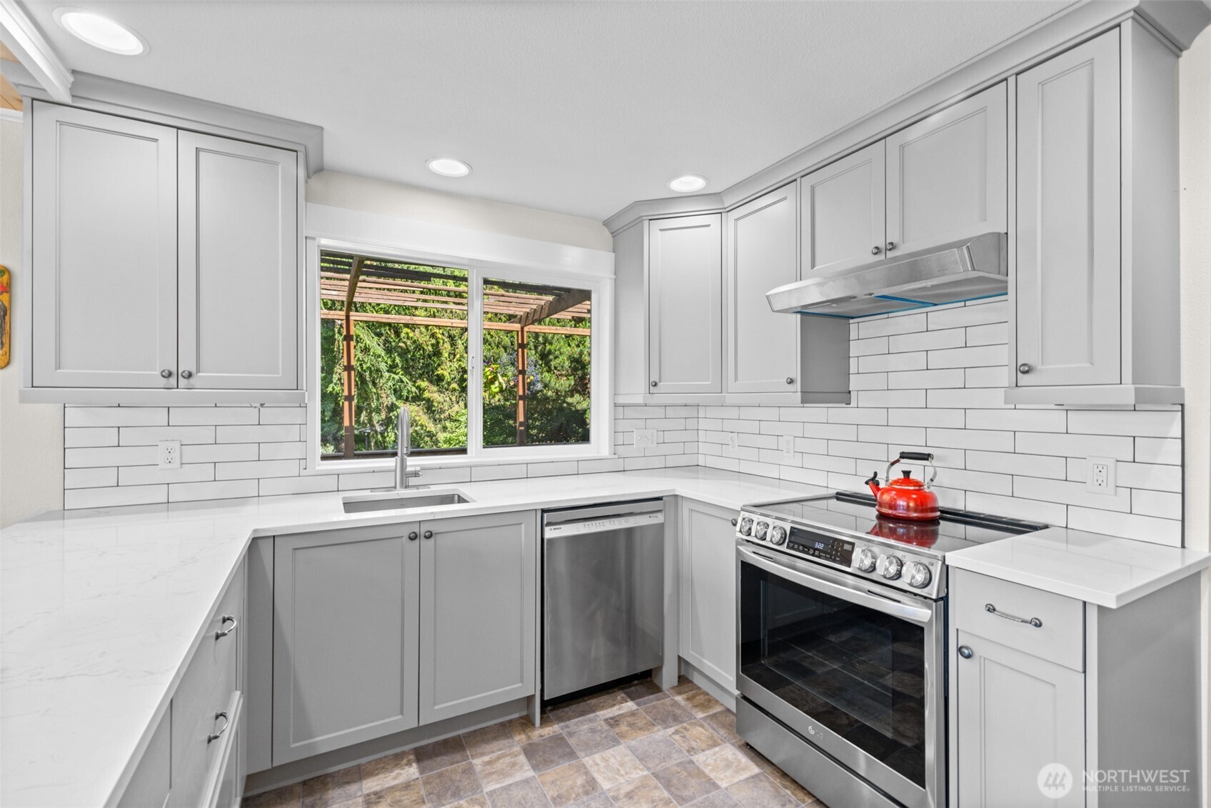 100 Juan De Fuca Way Property Photo 12