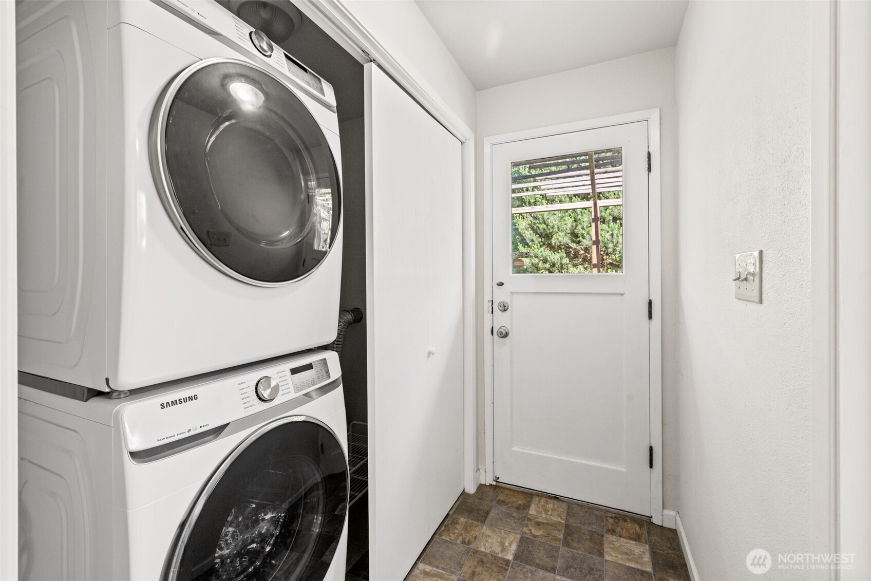 100 Juan De Fuca Way Property Photo 16
