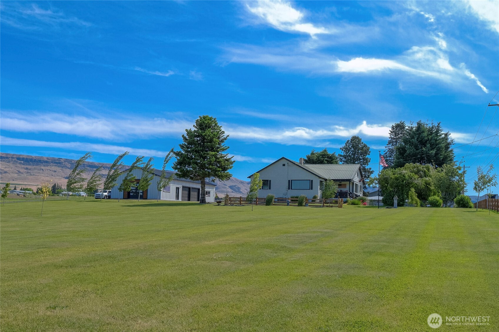 2735 4th Street Property Photo 3