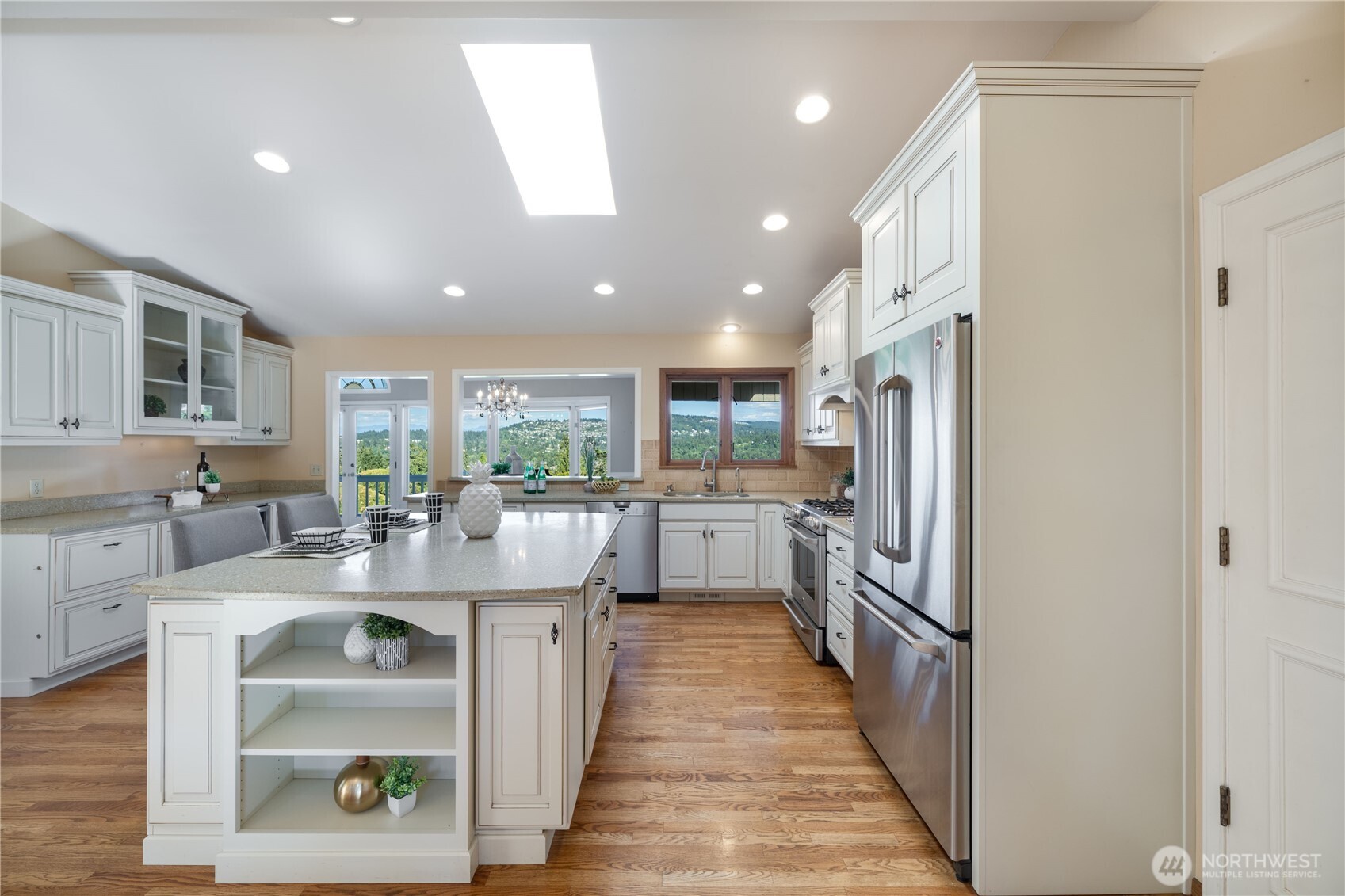 4232 Shoreclub Drive Property Photo 12