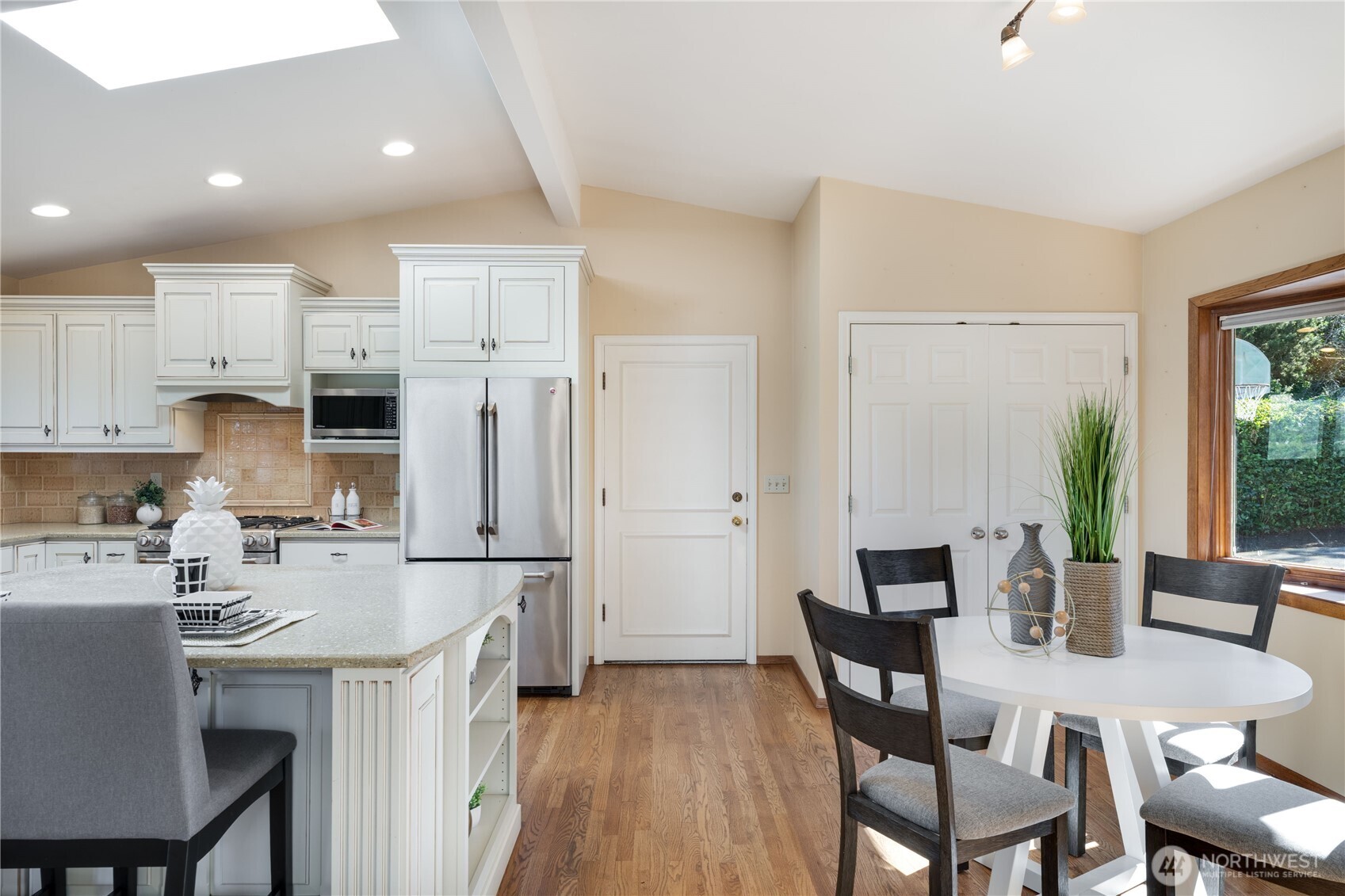 4232 Shoreclub Drive Property Photo 13