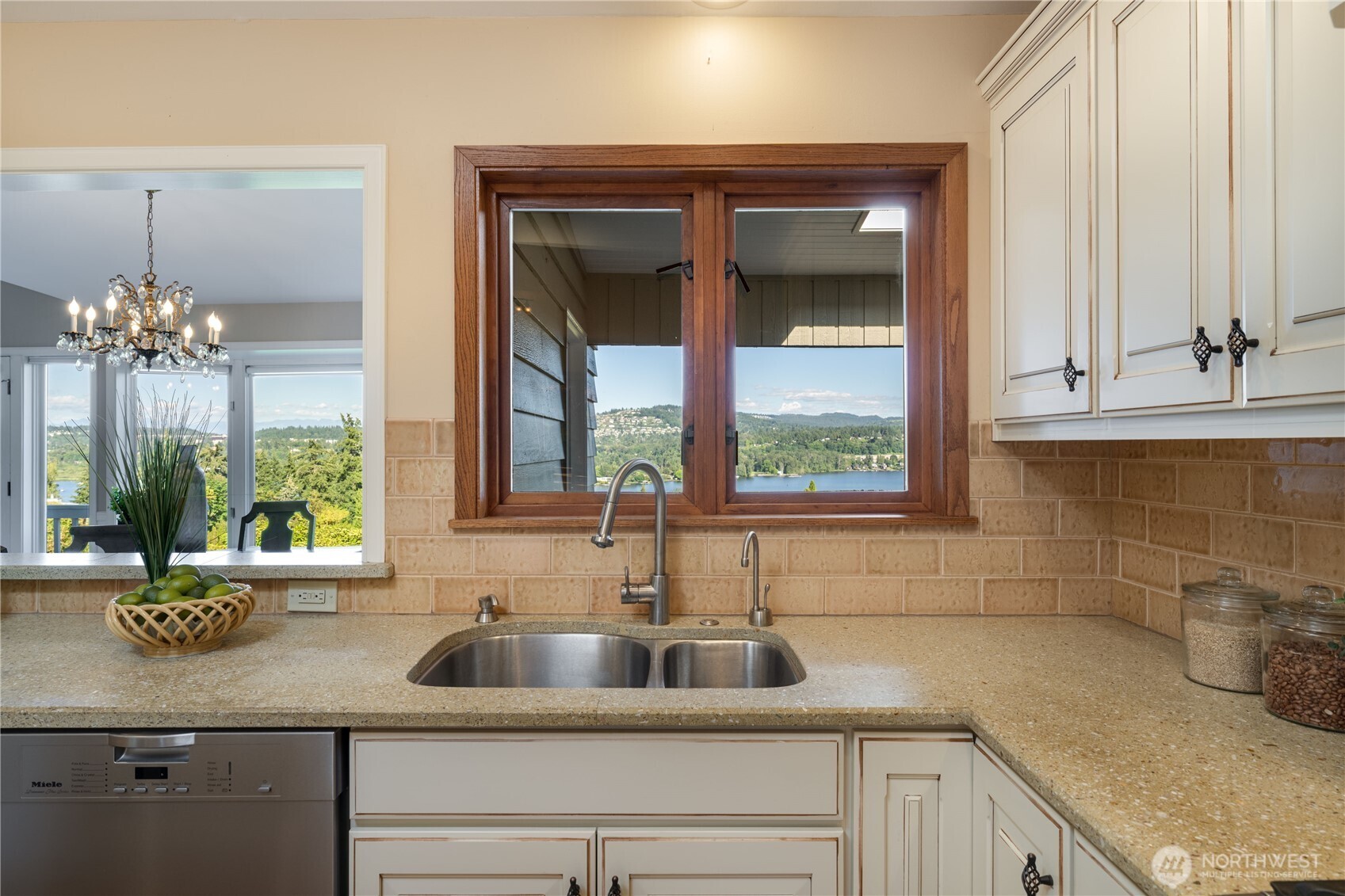 4232 Shoreclub Drive Property Photo 16