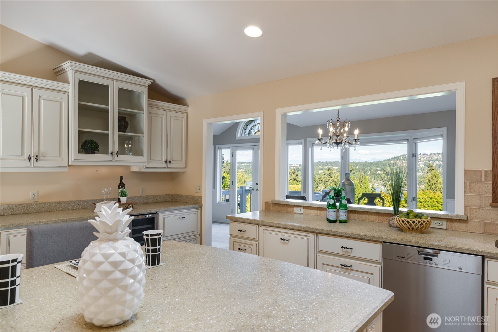 4232 Shoreclub Drive Property Photo 17